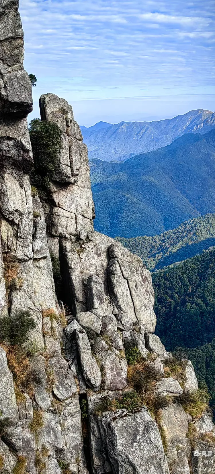 广东最险山峰一一龙斗峰